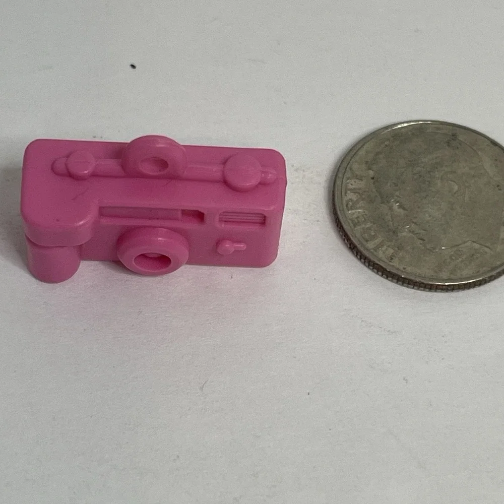 VINTAGE 1980's MATTEL BARBIE DOLL PINK PLASTIC CAMERA W STRAP CALIFORNIA DREAM